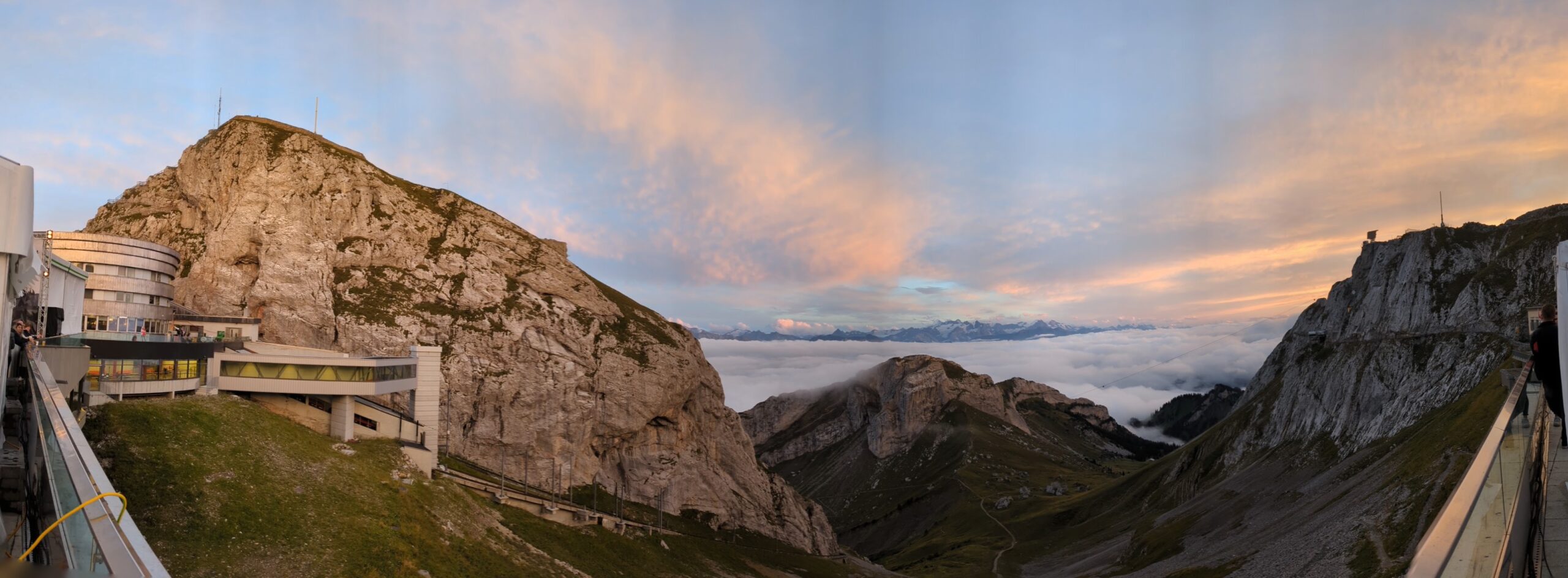Bühne mieten, Tribüne mieten, Spitzzelt, Festzelt mieten, Openairzelt mieten